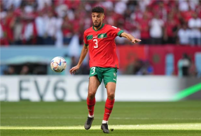 曼联冬窗大动作！4200万镑乌加特成筹码，计划交换桑德兰天才中场|哈里-马奎尔|卡塞米罗|拜仁慕尼黑|马兹拉维|阿莫里姆_新浪体育_新浪新闻