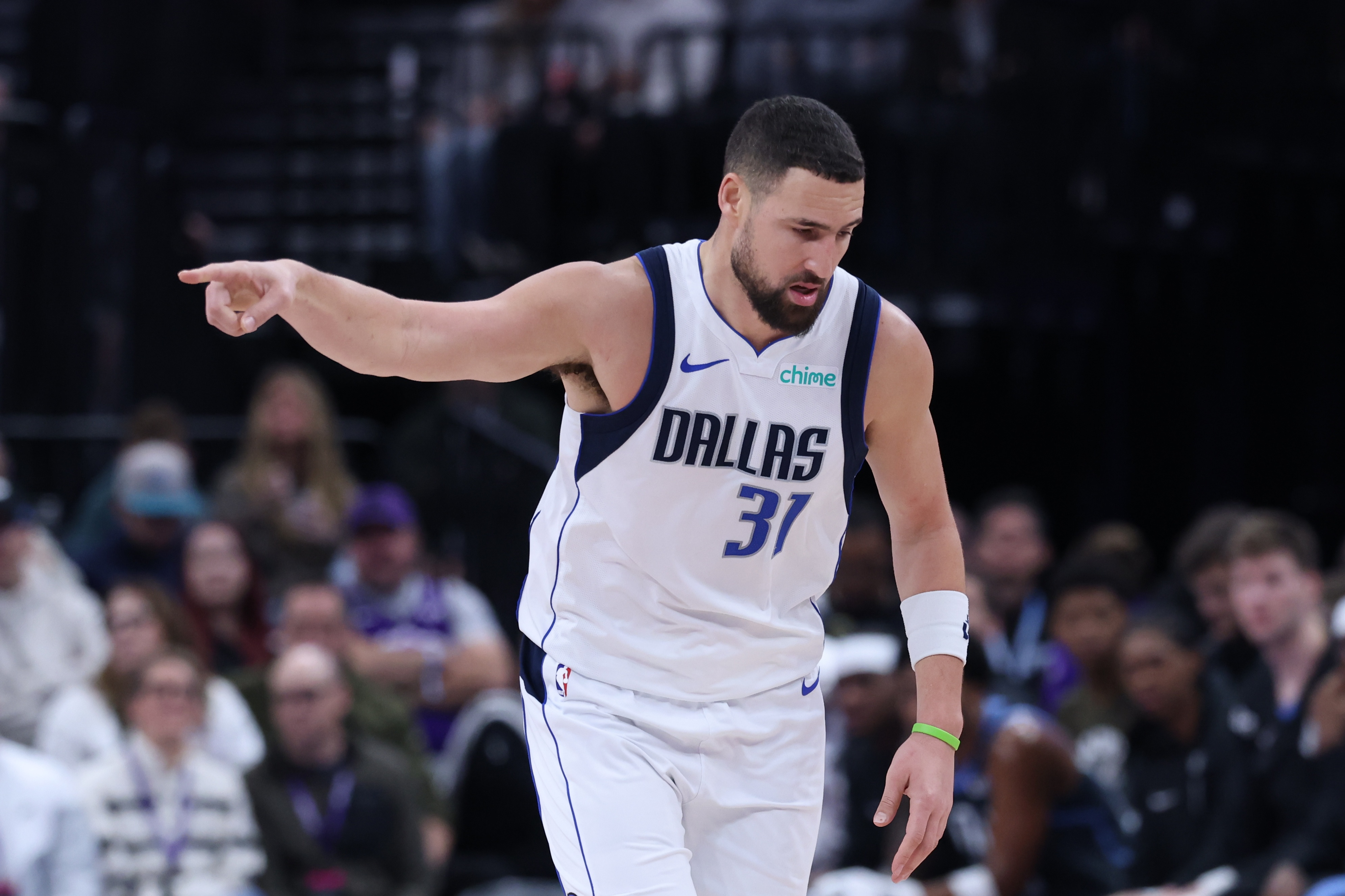 云开体育-基德：克莱的牵制力为队友创造了机会 他正处于极高水准