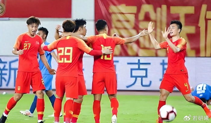 kaiyun-国足这个位置将率先完成新老交替，三位新星携手上位，值得期待|于金永|李昊|中国队|美加墨世界杯|中国男足_新浪体育_新浪新闻