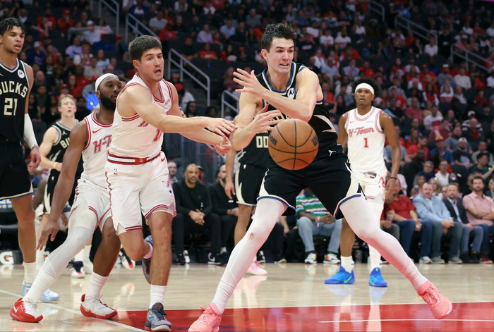 kaiyun-4连胜来到第5，火箭队有4个变化，一人可以重用，一招也能玩转|谢泼德|雄鹿|乌度卡|密尔沃基雄鹿队|休斯敦火箭队_新浪体育_新浪新闻